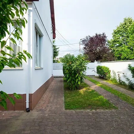 Comfortable House With Garden Holiday home *